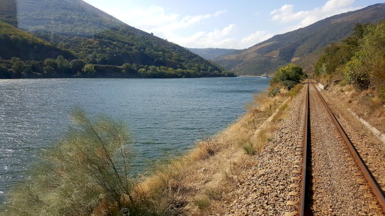 Pelos Trilhos de Portugal-Trilho de São Leonardo de Galafura, Peso da Régua