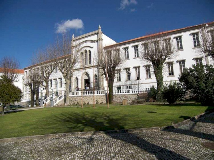 Alunos finalistas do curso de Artes Plásticas e Multimédia da ESEV expõem trabalhos na Quinta da Cruz