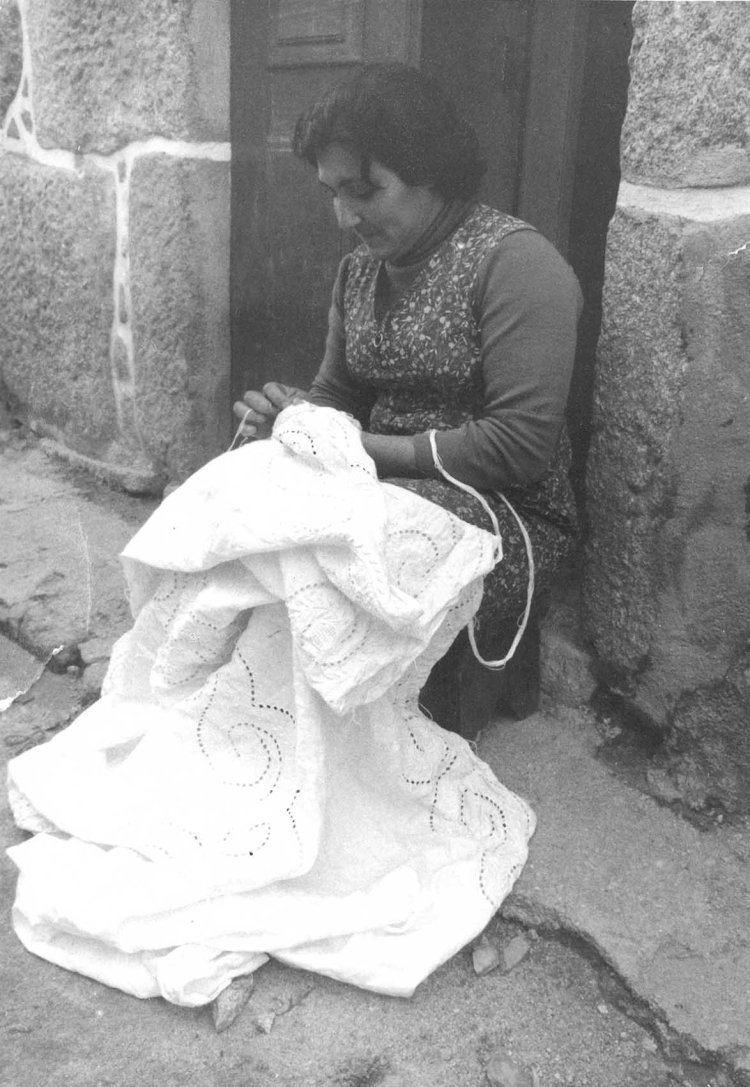 Bordado de Tibaldinho, a herança de uma pequena loclidade que é Património Cultural e Imaterial de Portugal