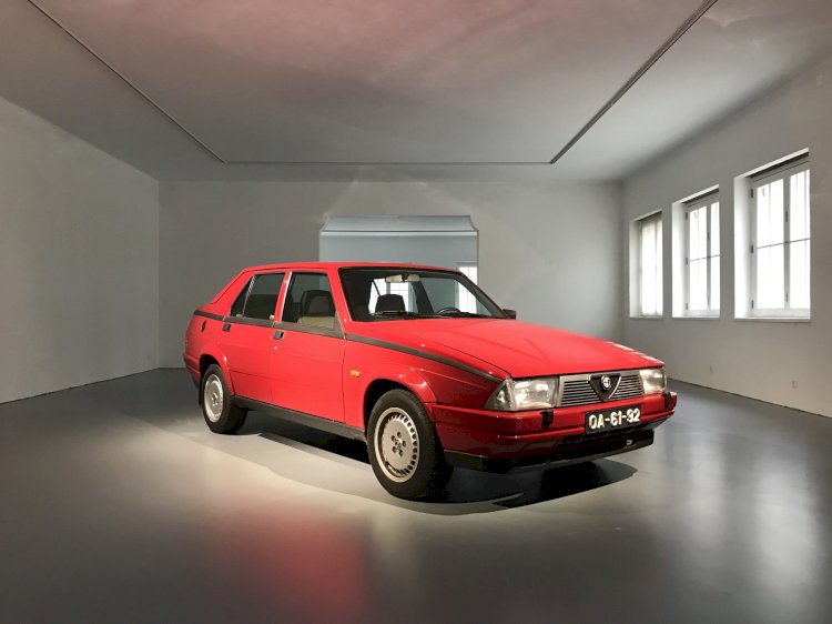 Alfa Romeo 75 Turbo reforça colecção do Museu do Caramulo