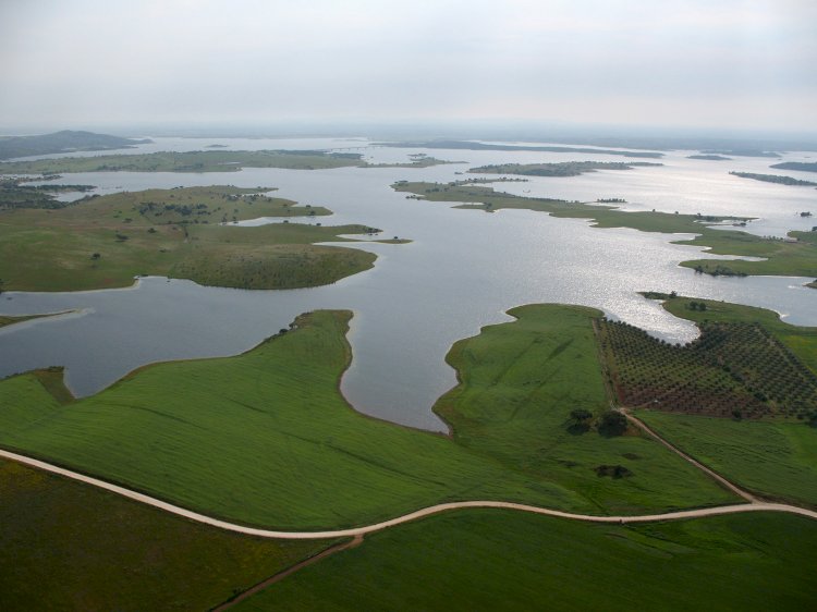 Reguengos de Monsaraz integra projecto europeu que vai criar obras de arte sobre o Lago Alqueva