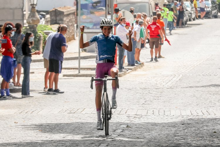 António Morgado pulveriza a concorrência e vence a Volta a Portugal de Juniores