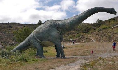 Dinossauros, grutas e outras místicas