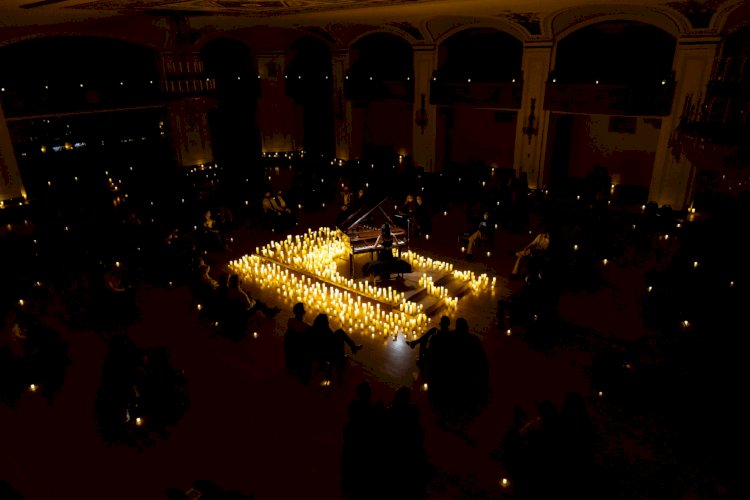 Magia do Natal chega aos concertos de música clássica à luz das velas