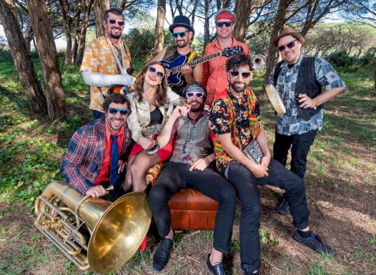 Kumpania Algazarra a 27 de Novembro no Centro Cultural Olga Cadaval