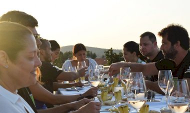 “À Mesa também se Canta” na Marinha Grande