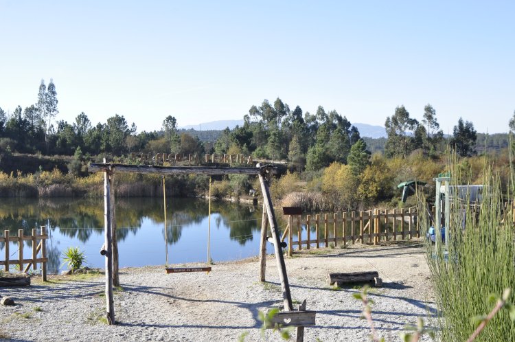 Lazer  Baloiços e lugares - Baloiço da Pedreira, Castro Daire