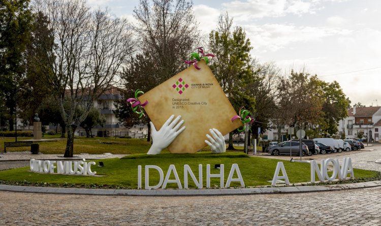 Idanha-a-Nova inaugura instalação artística de homenagem ao Adufe