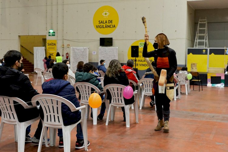 Centro de Vacinação de Viseu dá as boas-vindas às crianças com atividades de música e magia