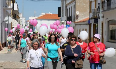 Reguengos de Monsaraz assinala Dia da Mulher com caminhada em homenagem às mulheres ucranianas
