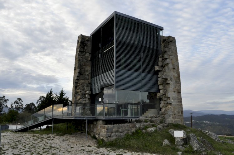 Torre Medieval de Vilharigues - Vouzela