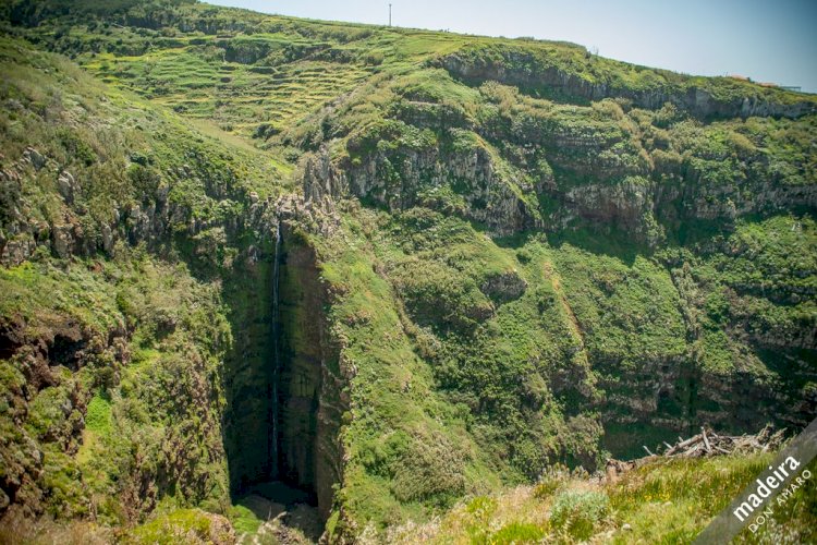 Miradouro e Cascata da Garganta Funda - Calheta - Madeira