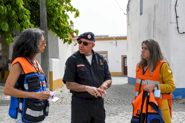 “Aldeia Segura - Pessoas Seguras” em Vale do Peso ensina-se sobre evacuação