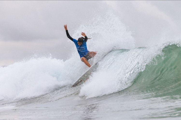 Teresa Bonvalot vence em Manly Beach e faz história