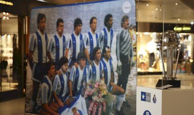 Memórias do FC Porto em visita comentada no Península Boutique Center