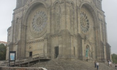 100 anos após o seu nascimento, recordemos Saramago  - "Vi a Ana do Castelo"