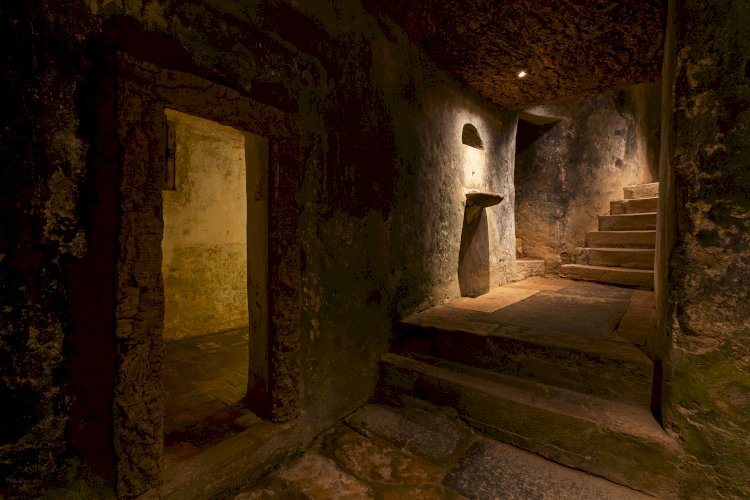 Visitas noturnas com figuração desvendam vivências do Convento dos Capuchos