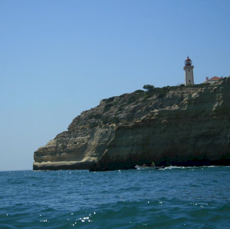 100 anos após o seu nascimento, recordemos Saramago - De Algarve e Sol, pão seco e pão mole