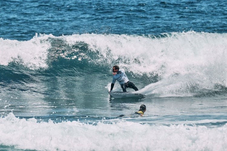 Candidatos a campeões nacionais da Liga MEO Surf: Guilherme Fonseca, Eduardo Fernandes e Tomás Fernandes