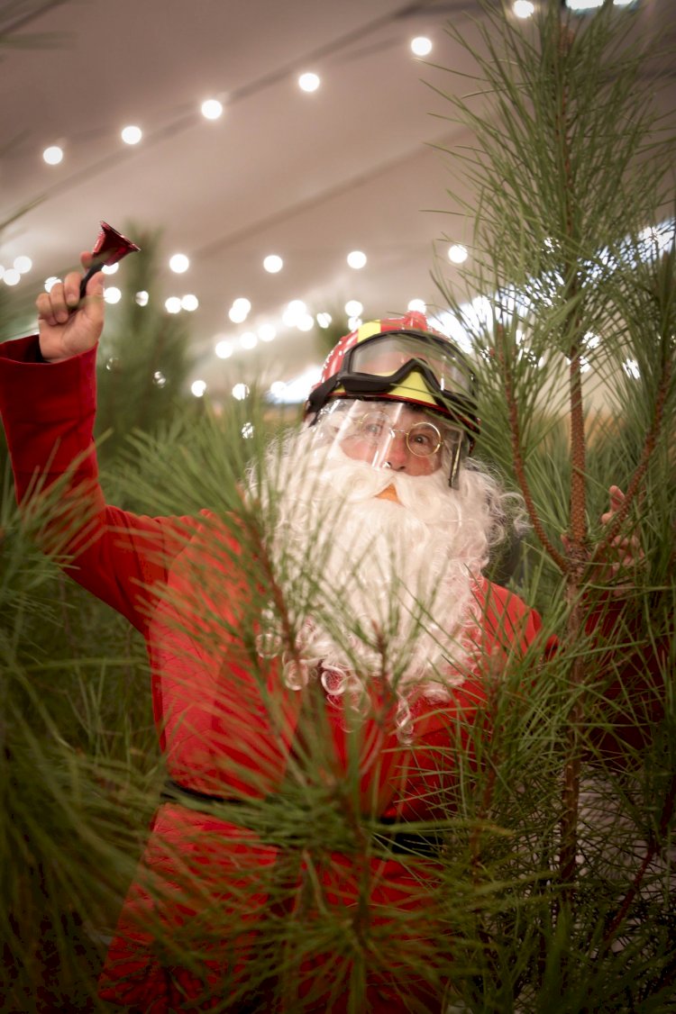 Pinheiro Bombeiro está de volta e inaugura Mercado de Natal