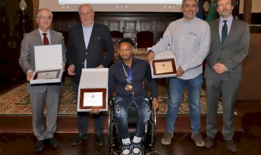 Câmara homenageou campeões de andebol em cadeira de rodas