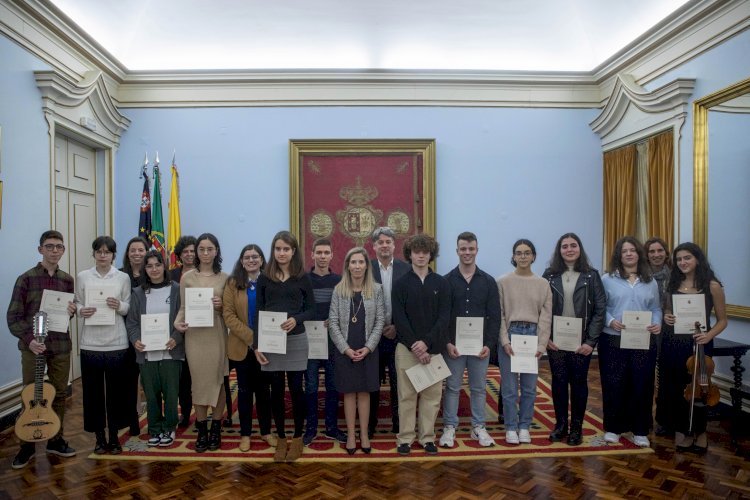 Câmara Municipal entrega Prémios de Mérito Escolar a 27 alunos do Ensino Não Superior de Ponta Delgada