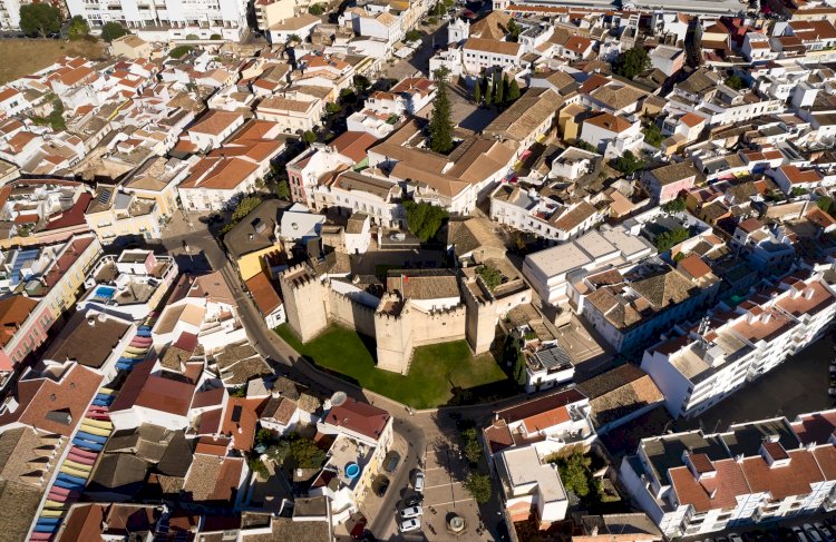 Cidade de Loulé assinala 35 anos com visita a obras e concerto da Ala dos Namorados