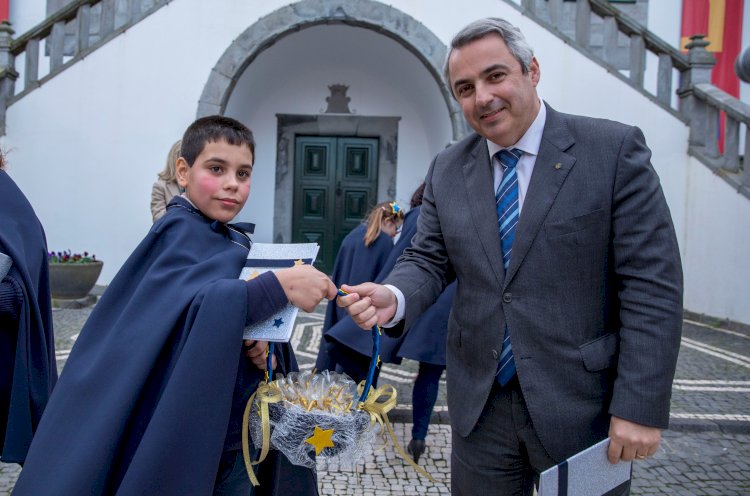 500 pessoas vão ‘Cantar às Estrelas’ na Câmara Municipal de Ponta Delgada