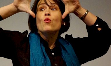 “Sextas com estórias e memórias” regressa com contos, música e muito humor