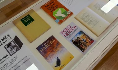 Exposição sobre Pablo Neruda, poeta e diplomata