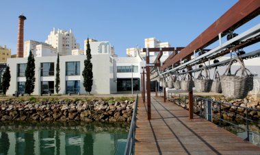 Programação de Março no Museu de Portimão reúne pintura e escultura sob o mote “Liberdade e Mulher”