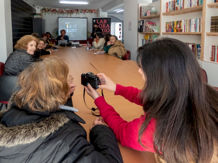 Fotografias do quotidiano da comunidade sénior em exposição na Biblioteca Municipal de Reguengos de Monsaraz