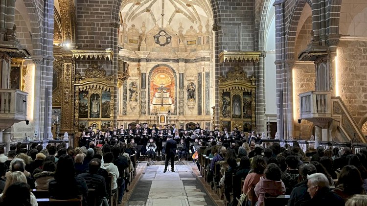 Coro Mateus D’Aranda e Orquestra Clássica da Universidade de Évora no Concerto de Páscoa em Reguengos de Monsaraz