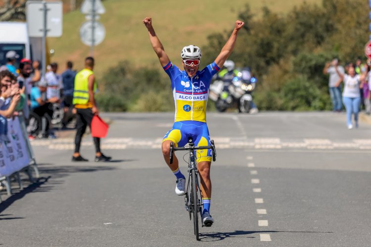 André Tinta vence em solitário