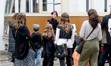 Este domingo mães e filhos viajam ao passado no Museu do Carro Eléctrico