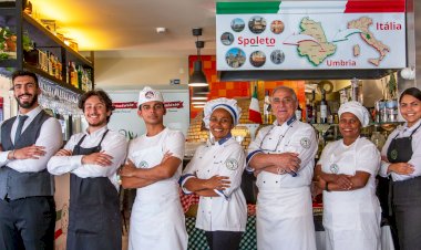 Sergio Crivelli tempera Festa da República Italiana no Porto