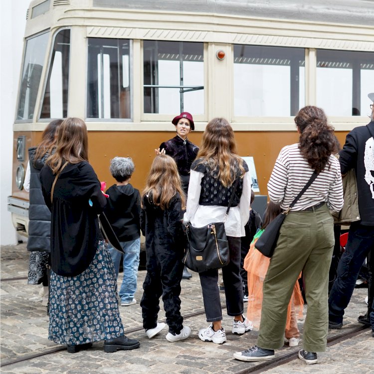 Este domingo mães e filhos viajam ao passado no Museu do Carro Eléctrico