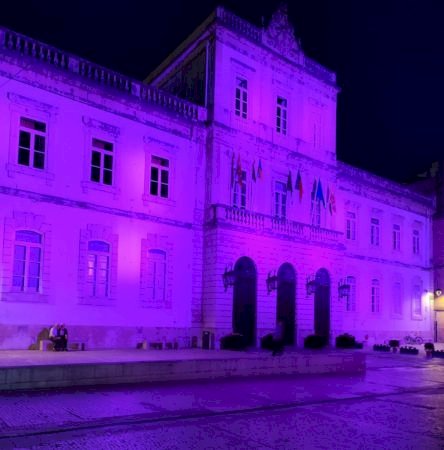 Paços do Concelho iluminados de roxo na sexta-feira para assinalar Dia Mundial da Fibromialgia