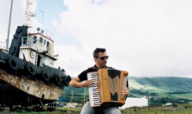 A próxima estação da (fabulosa) “Viagem” do acordeão de Nuno Carpinteiro é a Casa da Música