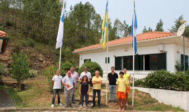 Bandeira Azul e Bandeira Praia Acessível hasteadas nas Praias Fluviais do Bostelim e de Fernandaires
