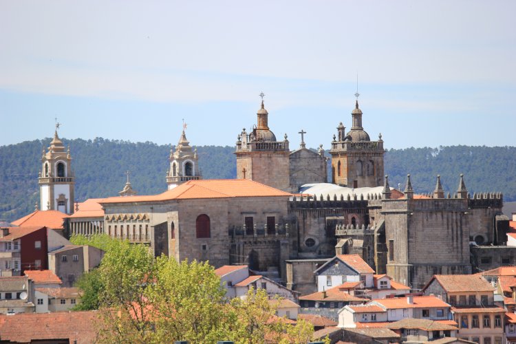 Município de Viseu assinala Dia dos Avós com actividades na Biblioteca, Museus e programa para participantes da Actividade Sénior