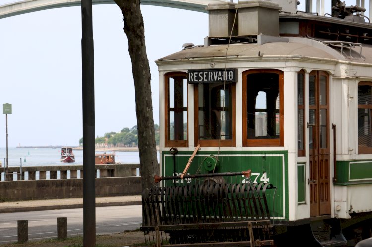 Venha celebrar o Dia dos Avós no Museu do Carro Eléctrico