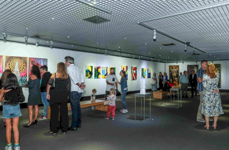 Casino Estoril inaugurou na Galeria de Arte Exposição de Pintura e Escultura Harmonia