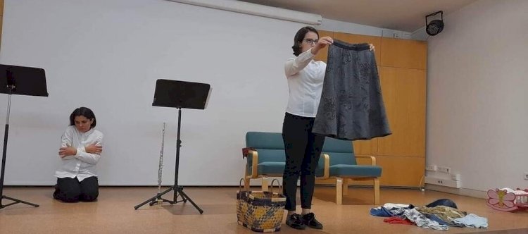 "Ser Mulher" [performance poética], de Cristina Silva e Joana Oliveira