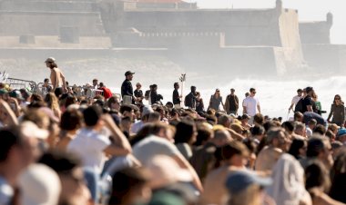 Mais de 20 mil pessoas assistiram a vitória do surfista português Tiago Stock