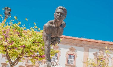 Estátua em homenagem a Alexandre Cardia foi inaugurada no cinquentenário do 25 de Abril