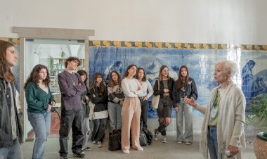 Alunos descobrem património azulejar de Tondela