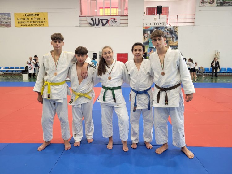 Leonor Abreu é medalha de prata e Lucas Baltazar medalha de bronze no Open de Palmela de judo