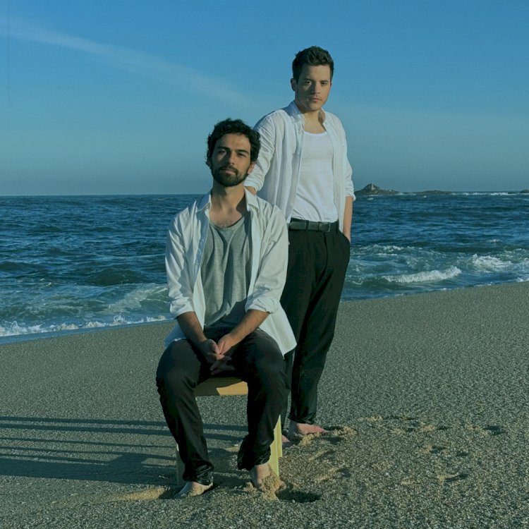 Carlos Sanches e Filipe Keil lançam "Contradição"