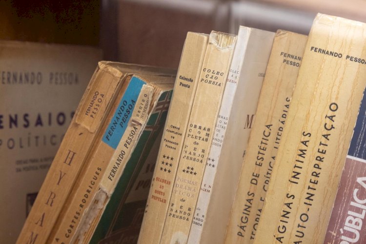 Exposição sobre a Biblioteca Pessoana de Eduardo Lourenço doada pelo autor à BGUC